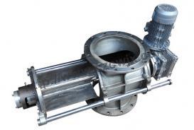 Trolley cleaning valve